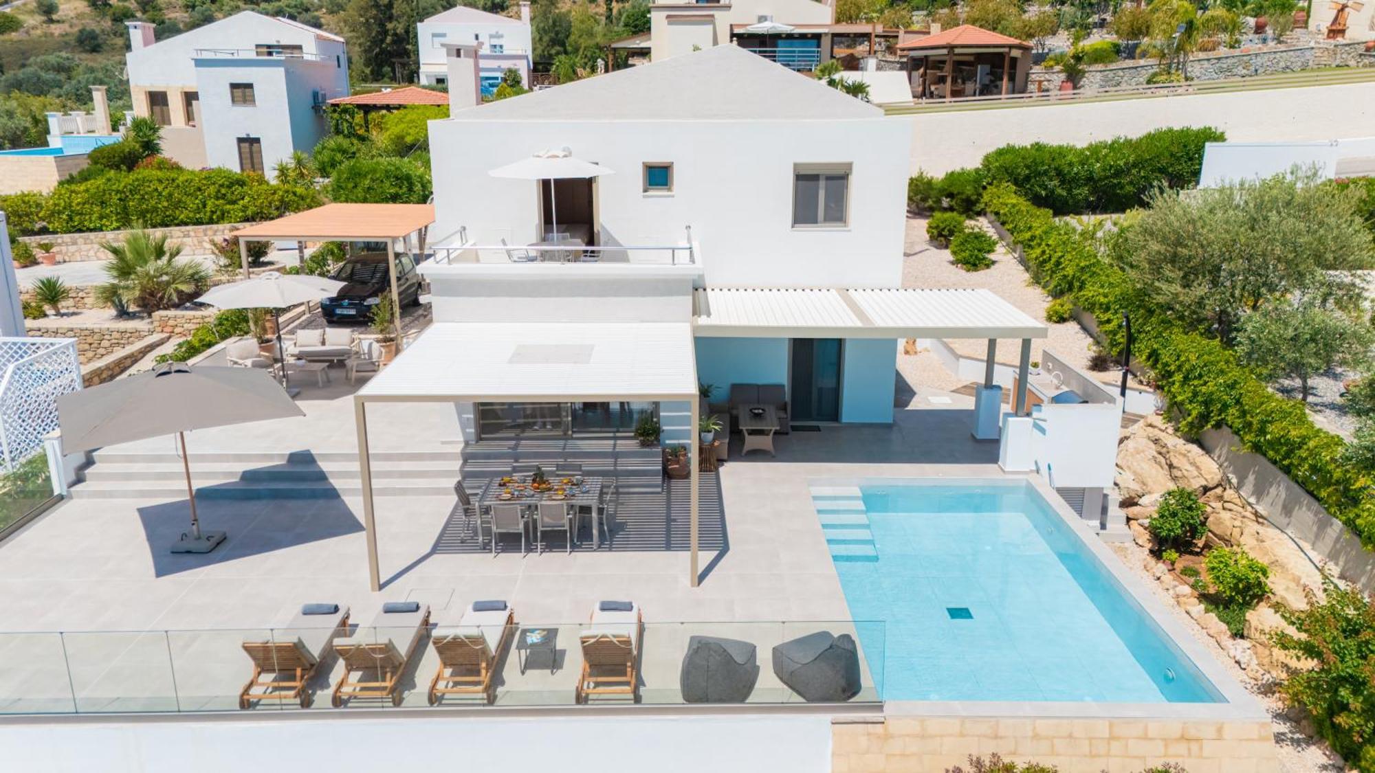 Nostos Villa